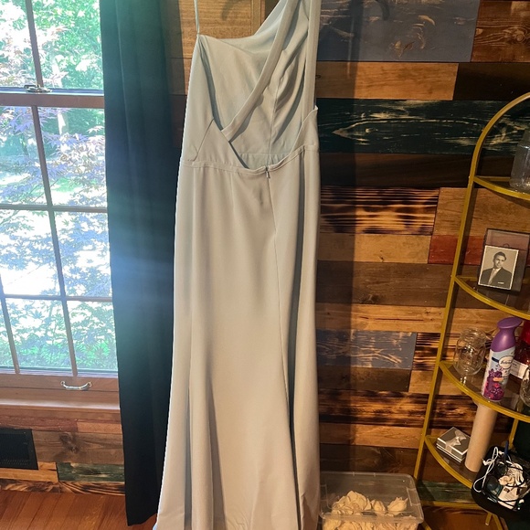 Mac Duggal Asymmetrical Ruched One Shoulder Sleeveless Open Back Gown - Picture 6 of 7